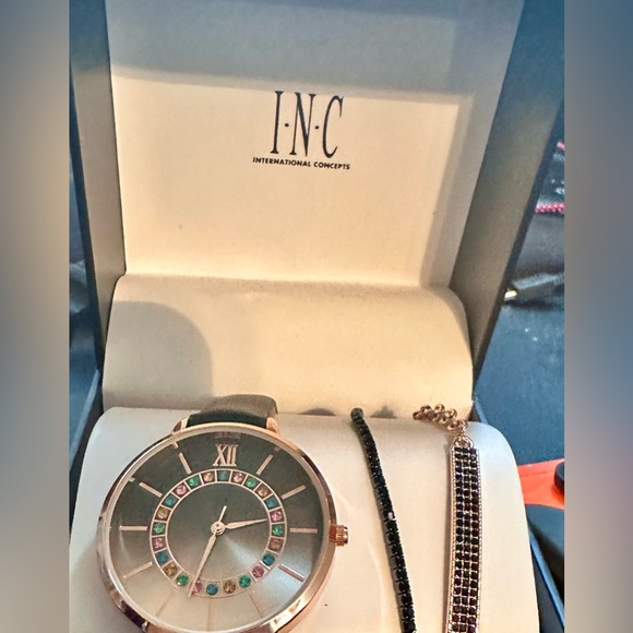 NWT I.n.c. International Concepts Women's Black Strap Watch 39mm Gift Set, Black - Picture 2 of 7